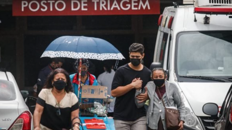 Filas nos hospitais e UTIs mais cheias: saúde caminha para colapso
