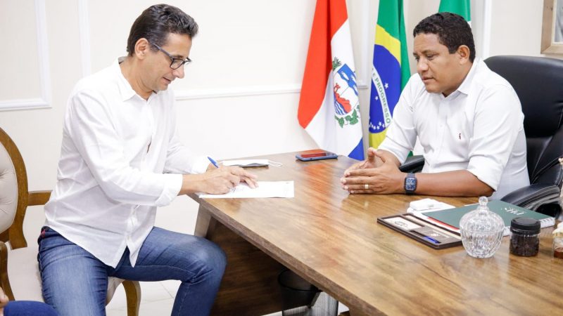 Júlio Cezar transfere comando do governo para Dr Márcio Henrique