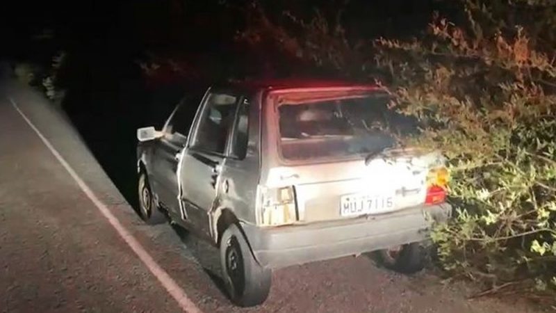 Corpo de homem é encontrado no porta-malas de carro abandonado em Delmiro Gouveia, AL