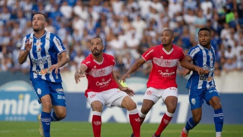 Em clássico de expulsões, CSA bate CRB e continua 100% no Alagoano