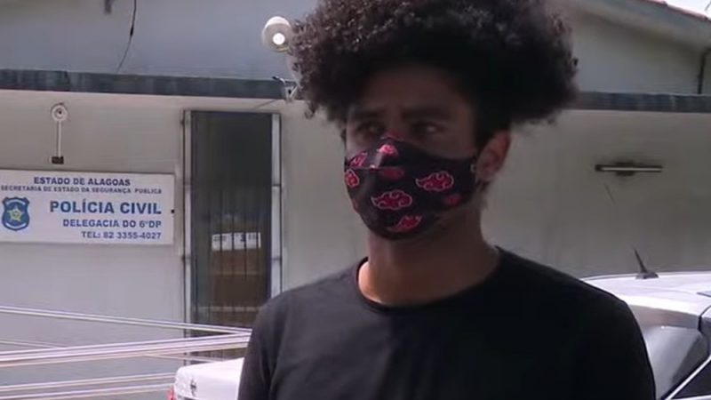 Polícia indicia professor universitário aposentado por injúria racial contra vendedor em shopping de Maceió