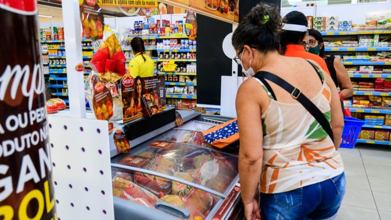 Consumo doméstico cresce 3,04% em 2021, mostra pesquisa