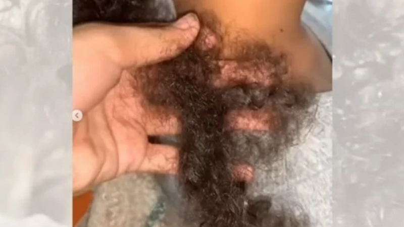 Vídeo. Menina tem cabelo cortado sem autorização em ônibus escolar