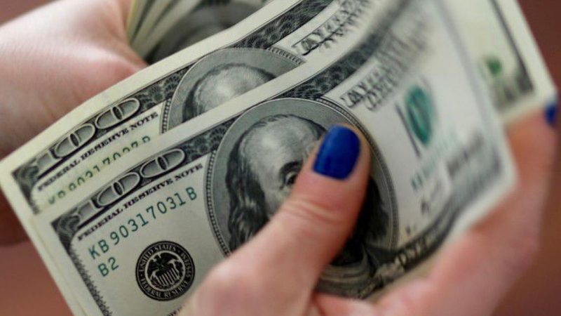 Dólar cai para R$ 4,84 e fecha no menor valor desde março de 2020