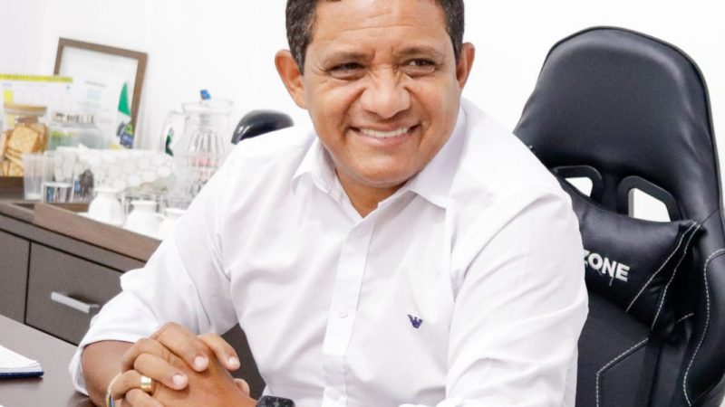 Prefeito Júlio Cezar inicia pagamento dos servidores nesta sexta (25)