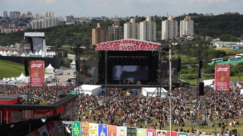 Fãs começam a chegar na fila de entrada do Lollapalooza para ‘colar na grade’