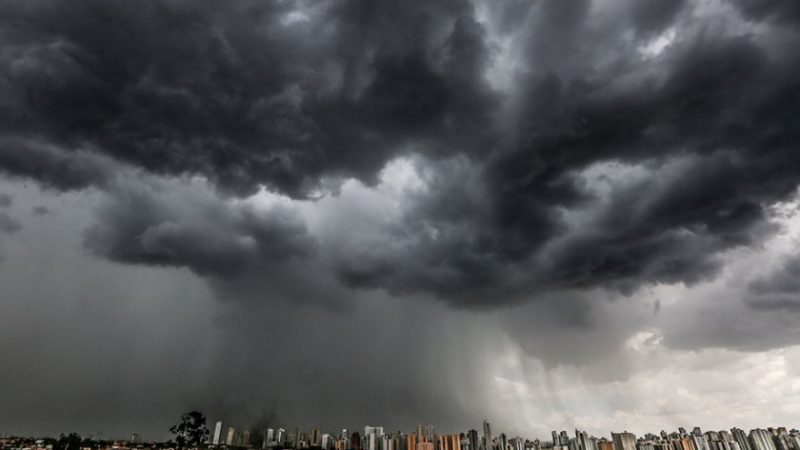 Aviso de chuva com raios e rajadas de vento em Alagoas é renovado