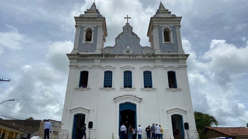Após restauração, histórica Igreja Nossa Senhora Mãe dos Homens é reaberta em Coqueiro Seco, AL