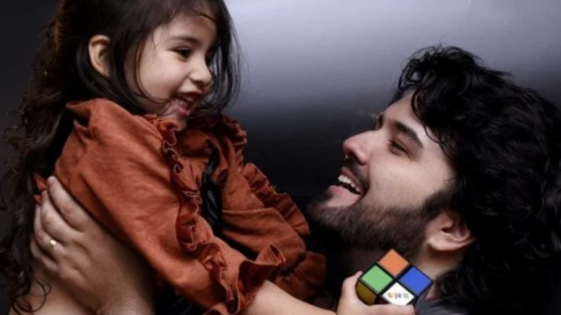 Fotógrafo faz desabafo após filha autista ser expulsa de igreja: “Dói”