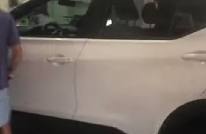 Mulher perde controle de direção e carro invade loja no centro de Palmeira