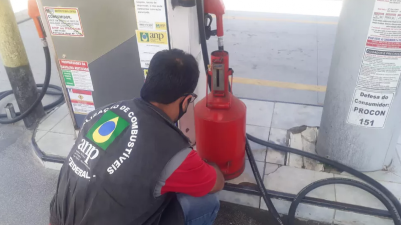 ANP faz 12 interdições em postos de combustíveis em Alagoas