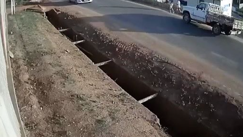 Adolescente atropelada por caminhonete em Palmeira segue em coma; condutor está solto