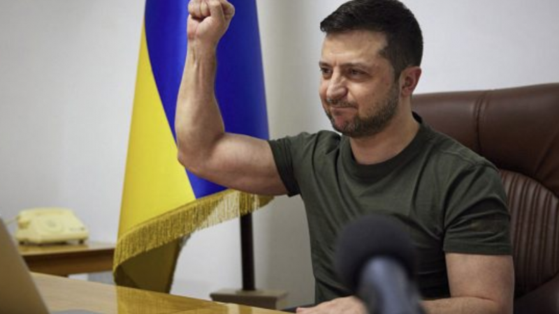 Zelensky convoca protesto mundial contra a guerra, que completa um mês