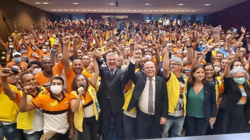 Com articulação de Collor, Câmara aprova PEC que garante piso salarial de agentes de saúde e endemias