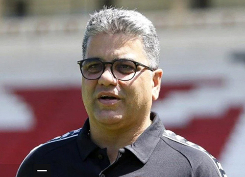 VÍDEO: Marcelo Cabo, técnico do CRB, bate-boca e chama torcedor para briga na rua: ‘Desce aqui’