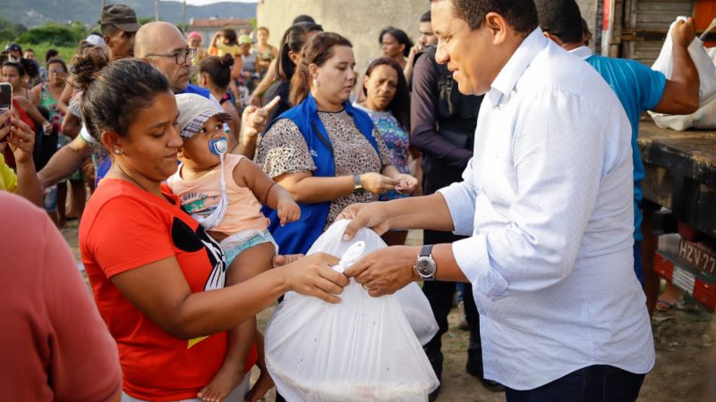 Mais de 3 mil famílias foram beneficiadas no primeiro dia da entrega dos peixes, em Palmeira