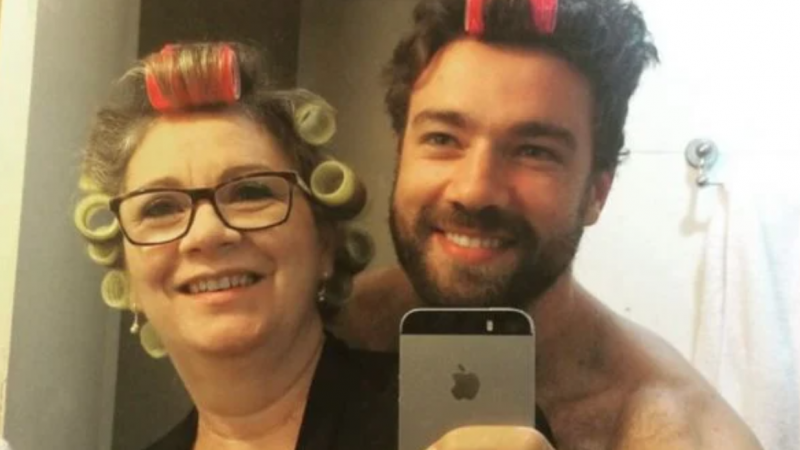 Mãe de Hipster da Federal detalha surto antes de morte do filho