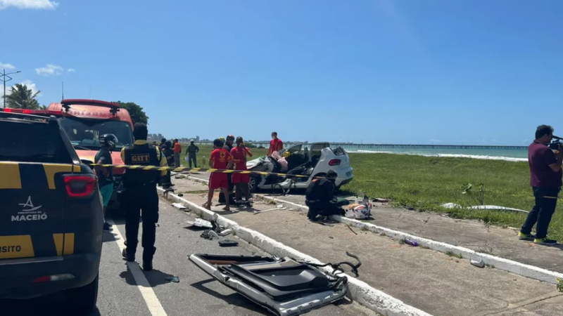 Mãe de bombeira que morreu após acidente no Pontal da Barra recebe alta do hospital