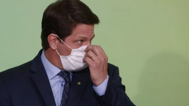 Ciro troca ofensas com bolsonaristas e Mario Frias ataca: “Cangaciro”