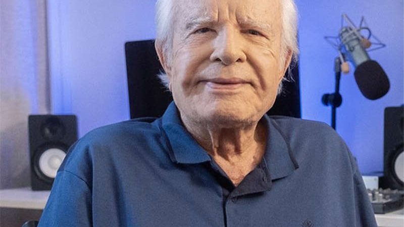 Filho de Cid Moreira pede prisão do pai