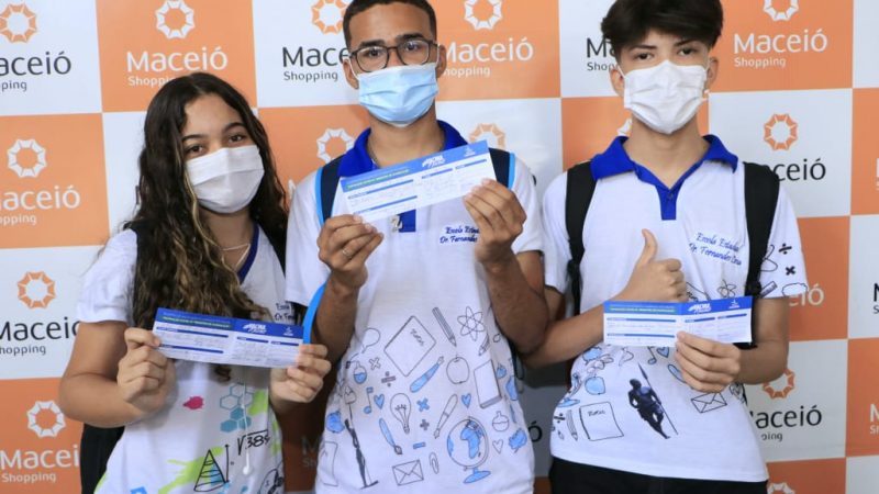 Uso de máscaras nas escolas públicas estaduais deixa de ser obrigatório