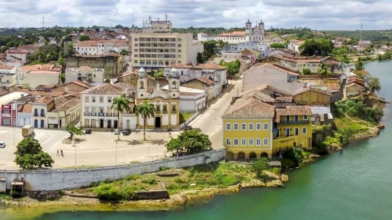 Cachorro morre após ser esfaqueado em Penedo