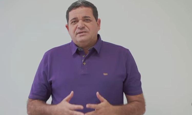 Prefeitos pedem desfiliação da AMA e acusam governador de adotar manobra para tirar dinheiro dos municípios