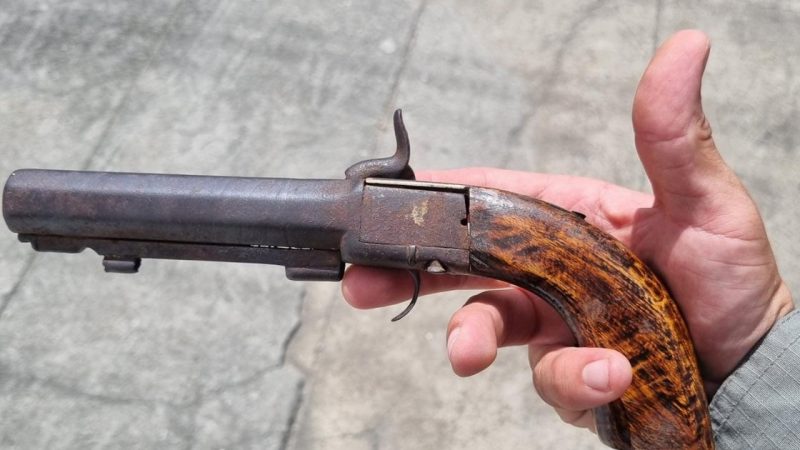 Arma apreendida faz parte dos materiais furtados do Instituto Histórico