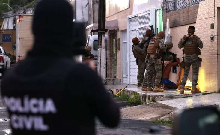 17 pessoas são presas suspeitas de integrar grupo que roubava motoristas de aplicativos em Sergipe