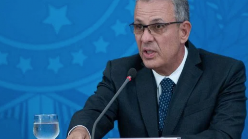 Bolsonaro exonera Bento Albuquerque do Ministério de Minas e Energia