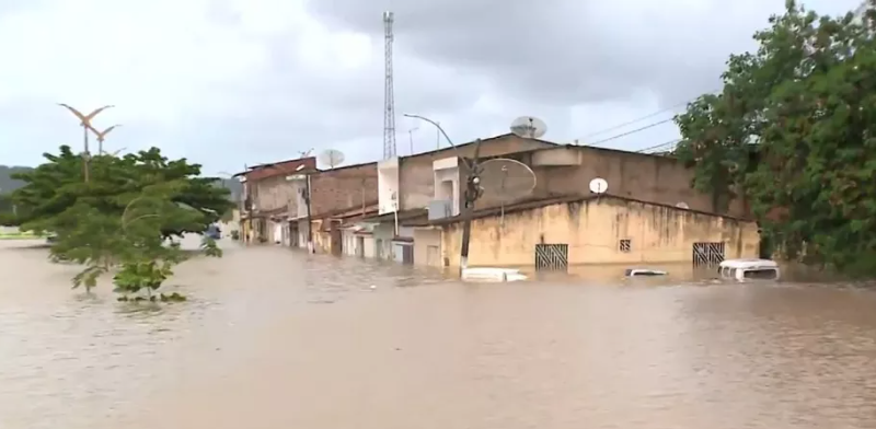 Mais de 30 cidades estão em situação de emergência pelas chuvas em Alagoas