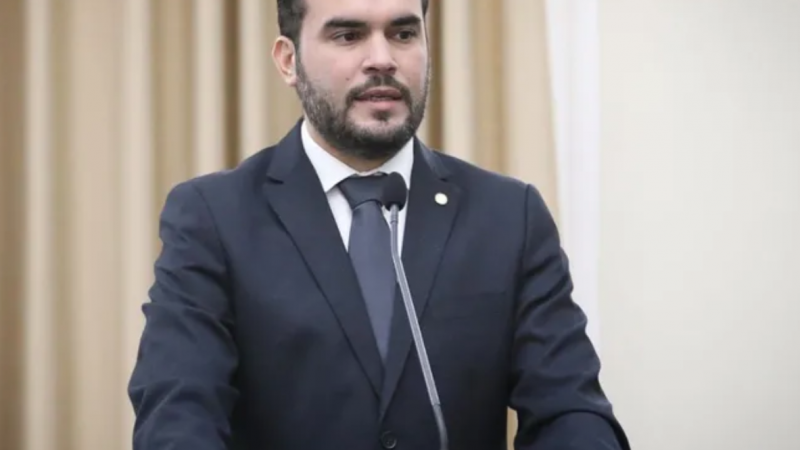 Deputado fala sobre acidente de filho e agradece envolvidos no socorro: “Foi um milagre”