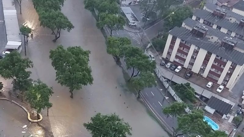 Grande Recife já soma 33 mortes provocadas pelas fortes chuvas que caem no Nordeste