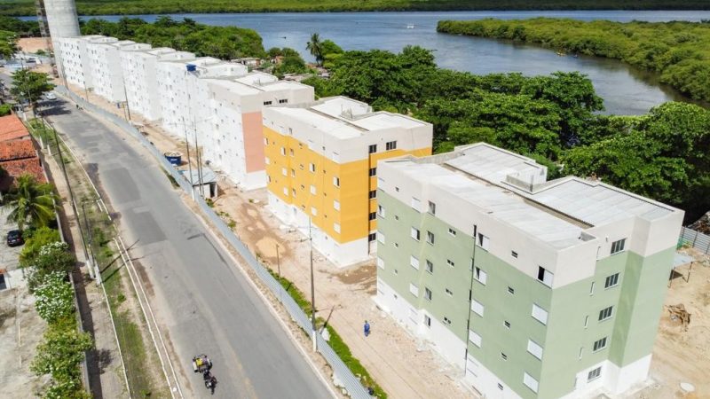 Bolsonaro desembarca em AL nesta terça para entregar unidades habitacionais