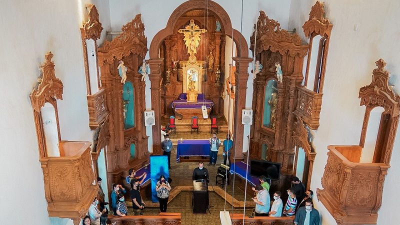 Padre é afastado após admitir sexo com noivo que ele casou