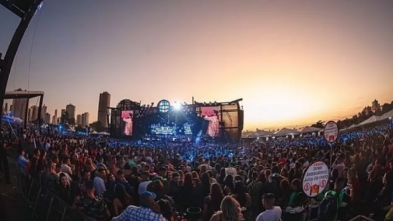 Cabeleireira e marido depõem por 3 horas sobre vídeo de sexo durante show após denúncia de estupro