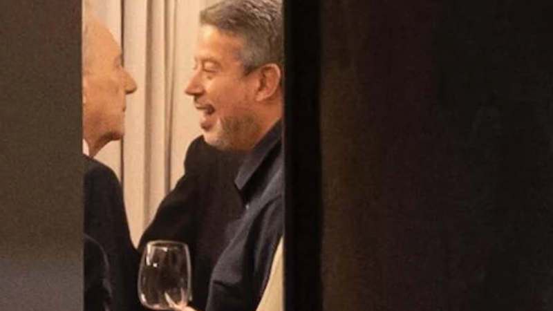 Lira reúne Bolsonaro, aliados, oposição e Moraes em festa para Gilmar