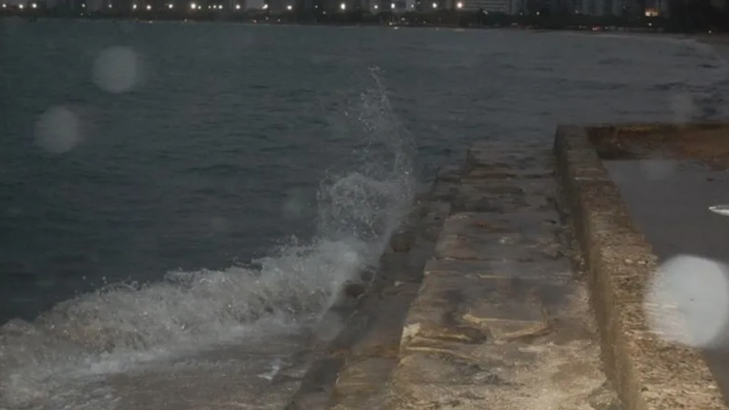 Marinha emite alerta de ressaca no litoral de  Alagoas, entre segunda e terça