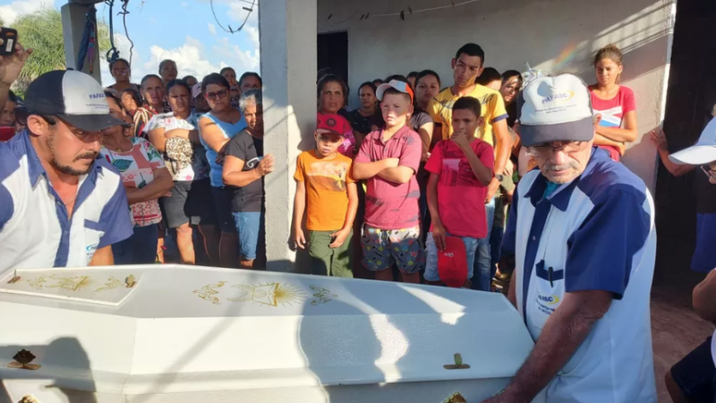 Corpos de irmãos que morreram afogados no Canal do Sertão são velados em Senador Rui Palmeira, AL