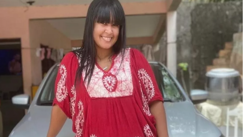 Polícia diz que motorista por aplicativo assassinada em Maceió tentou fugir do carro com chutes e mordida