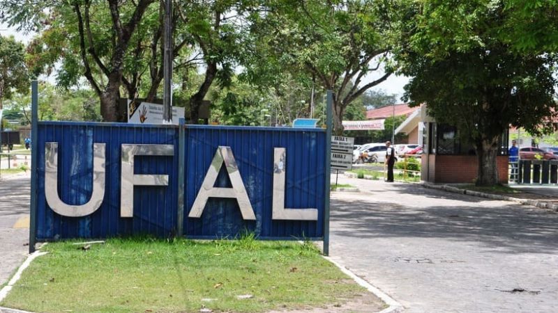 Ufal oferece cursos de qualificação gratuitos para ensino de crianças autistas e com deficiência visual