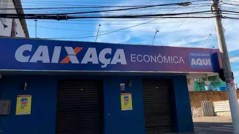 Bar “Caixaça econômica” faz sucesso, mas banco notifica