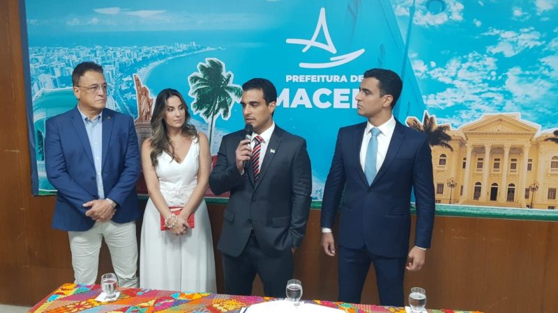 Galba Neto toma posse como prefeito de Maceió após afastamento de JHC e Lessa