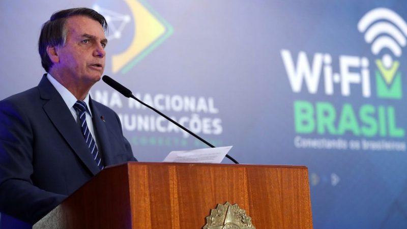 Bolsonaro sanciona lei que dispensa aval do parceiro para realização de laqueadura e vasectomia