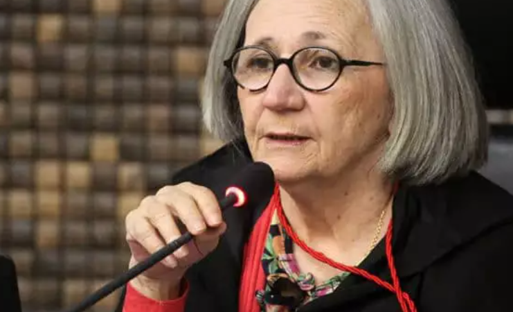 Desembargadora Elisabeth Carvalho recebe Comenda Hermann Byron, maior honraria do TRE de Alagoas