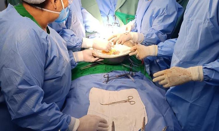 Homem passa por transplante raro em Maceió e vive com dois corações