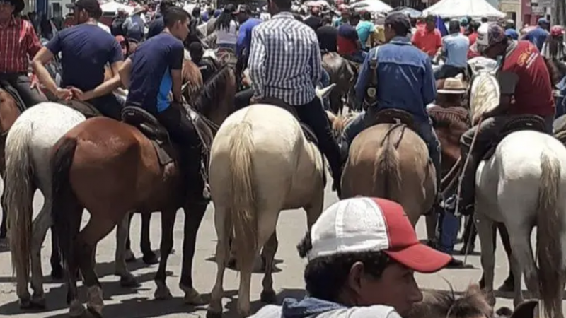 Maribondo/AL festeja feriado de Nossa Senhora com sua tradicional Missa do Vaqueiro