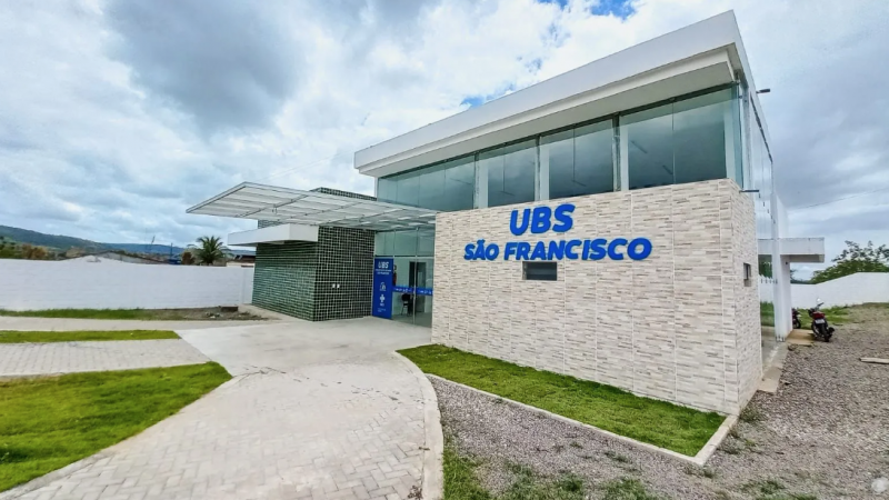 Em Palmeira, Júlio Cezar inaugura obras na Saúde e anuncia UTI Móvel do Samu