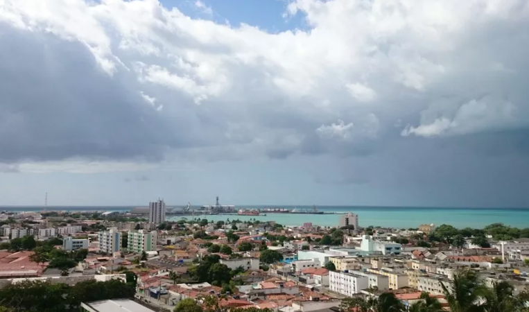 Alagoas deve ter fim de semana de tempo nublado e temperaturas altas