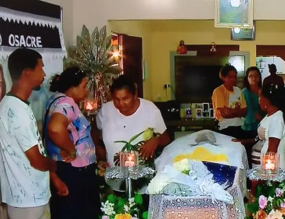 Corpos das vítimas que morreram em acidente em Igaci, em AL, são velados neste sábado